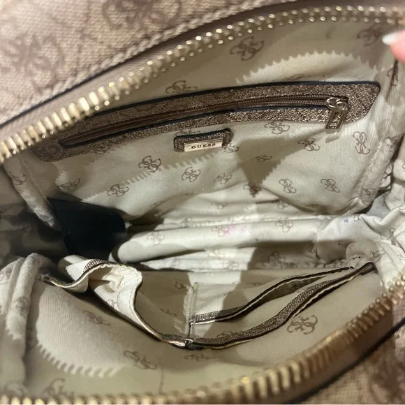 Guess mini backpack - Picture 3 of 4